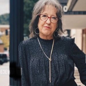 Meet your Posher, Vickie